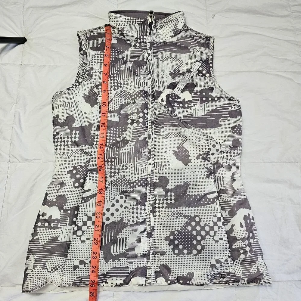 Burton Command Camo Style Print Winter Puffer Vest‎ Women's Size Small
